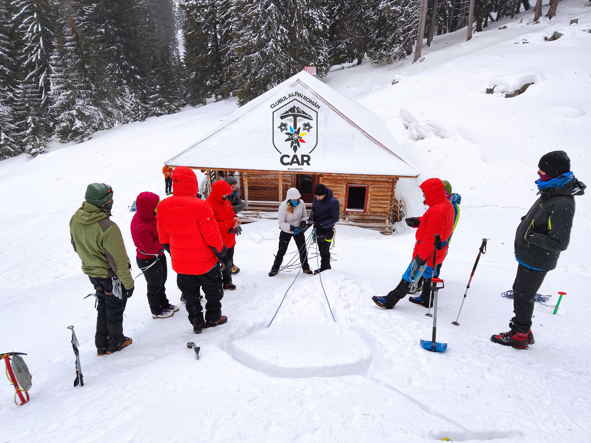 Ateliere practice de alpinism și cățărare